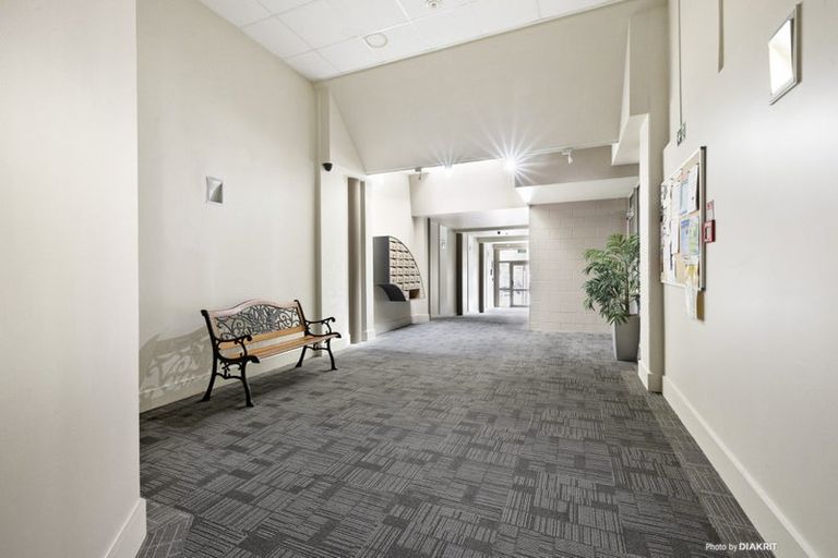 Photo of property in De Vere Apartments, 12/23 Tennyson Street, Te Aro, Wellington, 6011