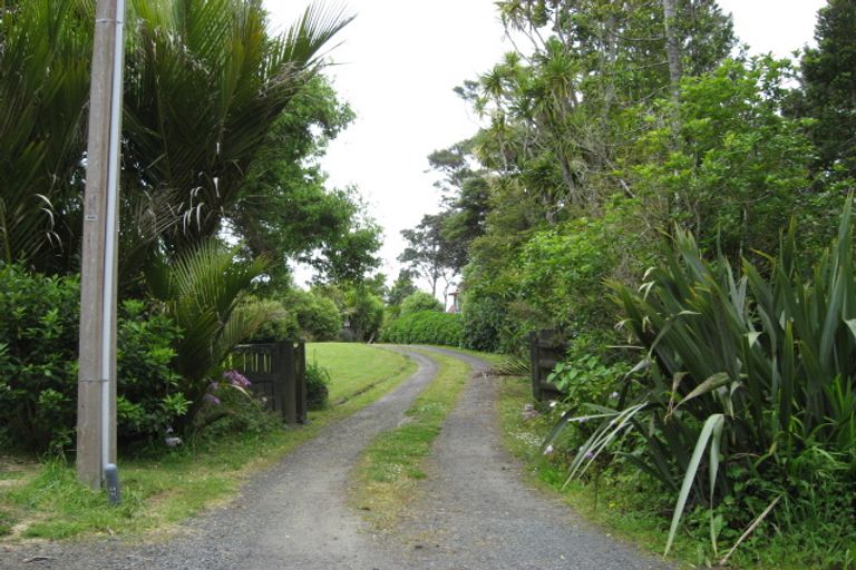 Photo of property in 118 Hinau Road, Waimauku, 0881