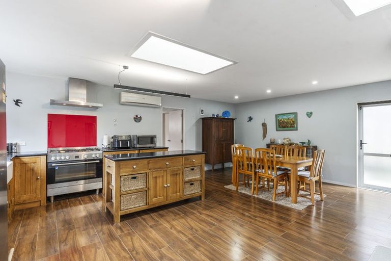 Photo of property in 89 Shakespear Road, Army Bay, Whangaparaoa, 0930