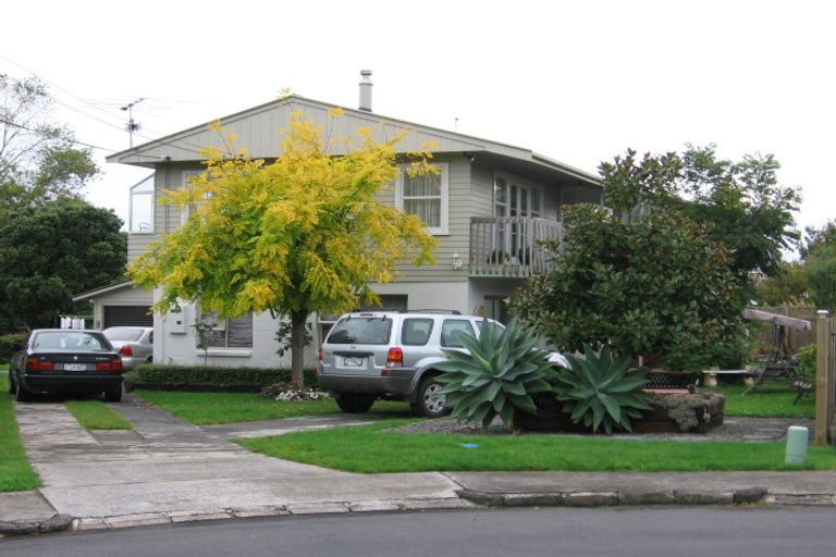 Photo of property in 33 Swan Crescent, Pakuranga, Auckland, 2010