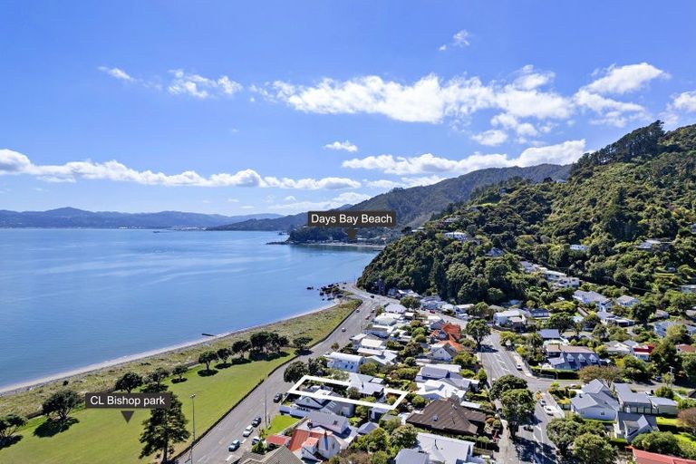Photo of property in 25 Marine Parade, Eastbourne, Lower Hutt, 5013