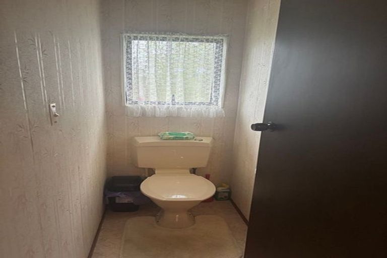 Photo of property in 2/94 Prince Regent Drive, Half Moon Bay, Auckland, 2012