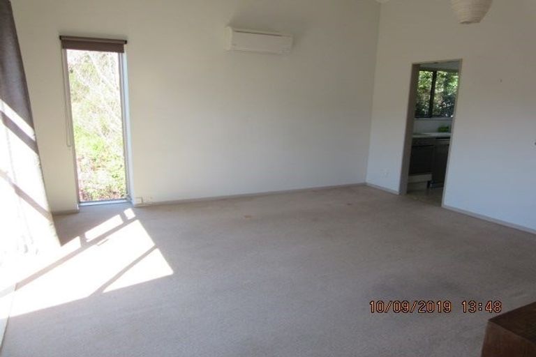 Photo of property in 1/8 Narbada Crescent, Khandallah, Wellington, 6035