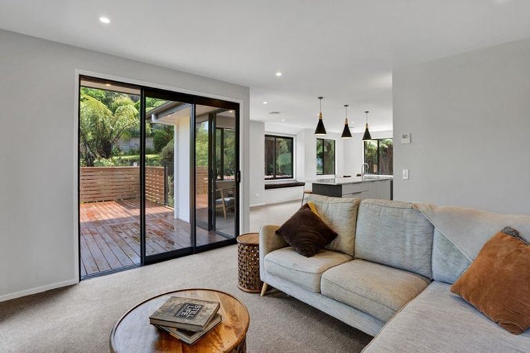 Photo of property in 8 Matau Lane, Ferndale, New Plymouth, 4310