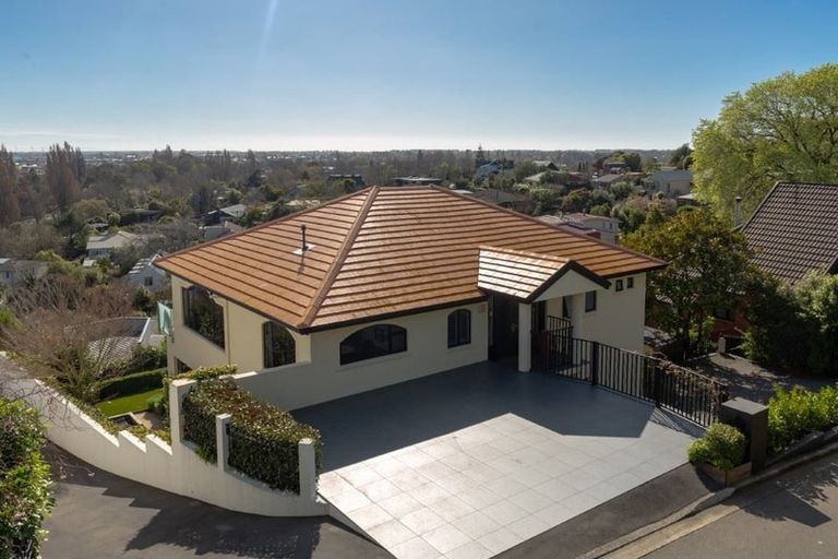 Photo of property in 39 Overdale Drive, Cashmere, Christchurch, 8022