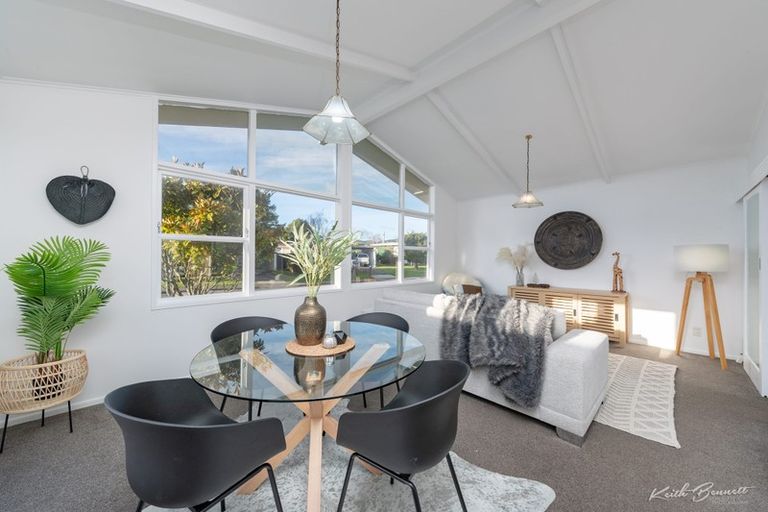 Photo of property in 2 Moehau Grove, Trentham, Upper Hutt, 5018