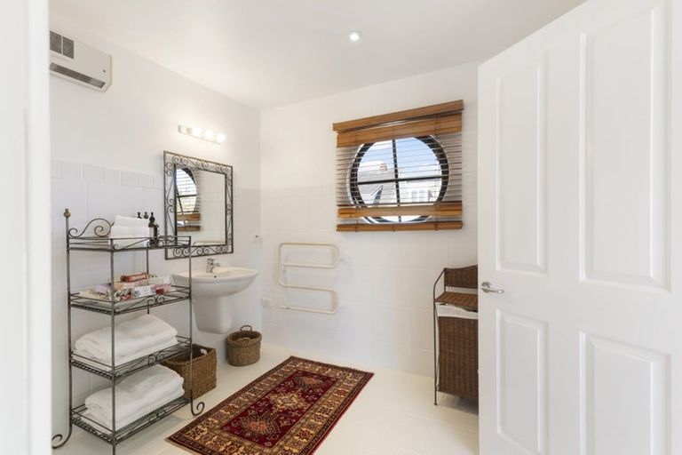 Photo of property in 12 Upland Road, Kelburn, Wellington, 6012