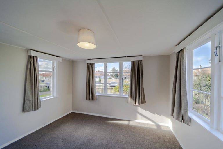 Photo of property in 27 Russell Road, Marewa, Napier, 4110