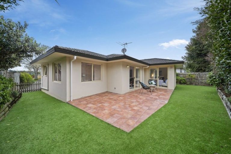 Photo of property in 42a Lisa Rise, Half Moon Bay, Auckland, 2012