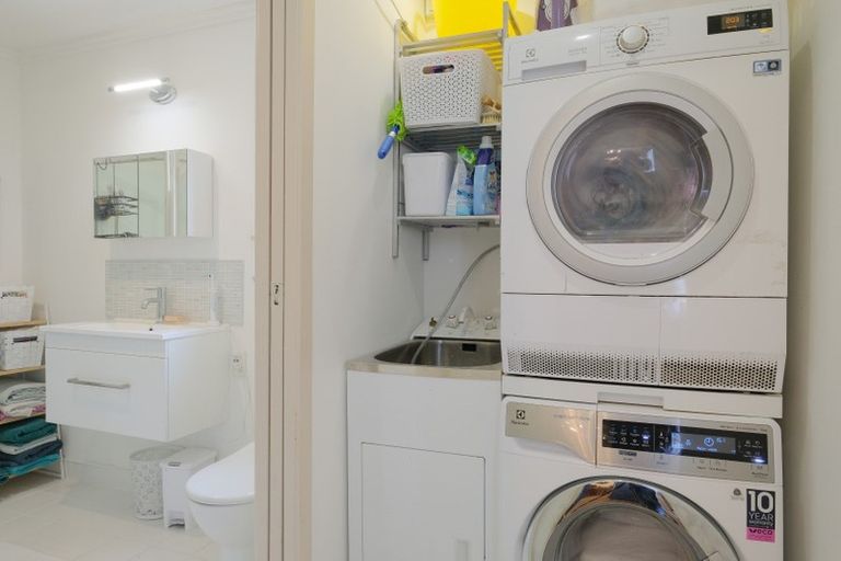 Photo of property in 17 Forfar Street, Clyde Hill, Dunedin, 9011