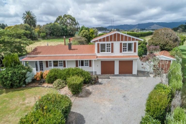 Photo of property in 234 Kawiu Road, Levin, 5510