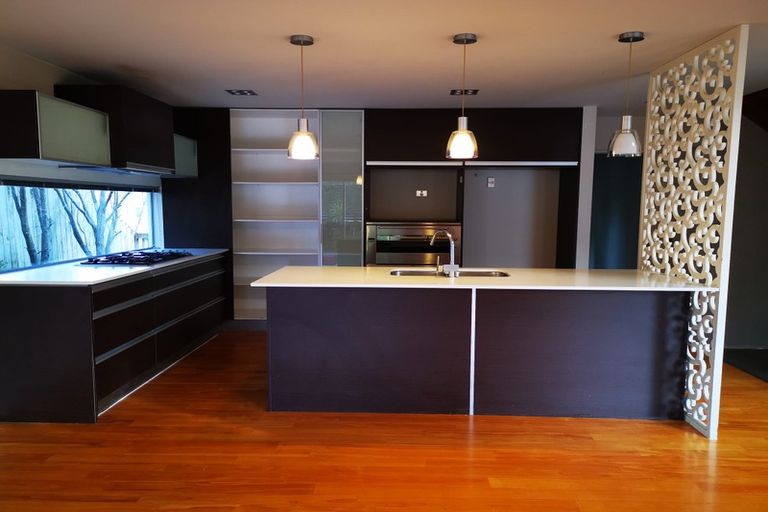 Photo of property in 3 Harrowglen Drive, Northcross, Auckland, 0632