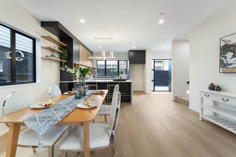 Photo of property in 71b Matipo Road, Te Atatu Peninsula, Auckland, 0610