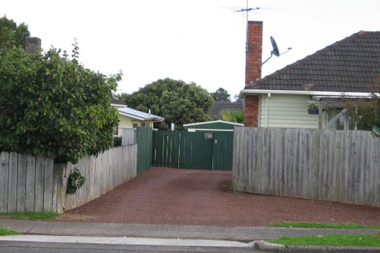 Photo of property in 622 Te Atatu Road, Te Atatu Peninsula, Auckland, 0610