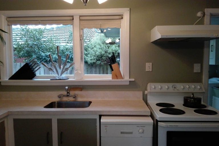 Photo of property in 2/4 Wadeley Road, Ilam, Christchurch, 8041