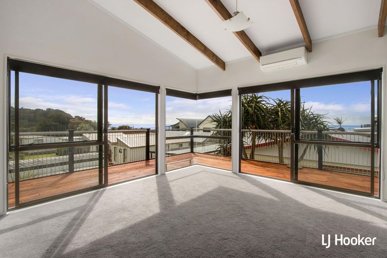 Photo of property in 28 Ocean View Road, Waihi Beach, 3611