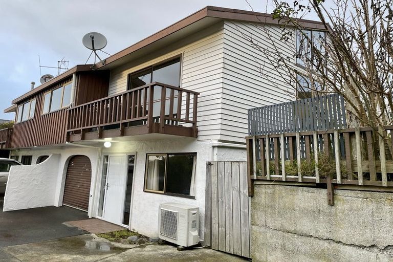 Photo of property in 2/60 Truscott Avenue, Johnsonville, Wellington, 6037