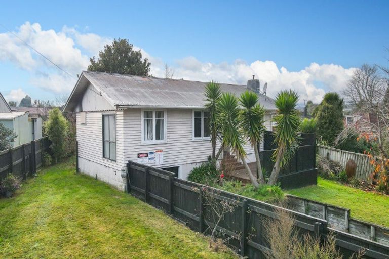 Photo of property in 3 Kahu Street, Utuhina, Rotorua, 3015