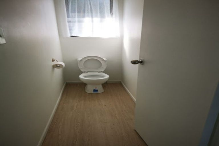 Photo of property in 2/20 Armada Drive, Ranui, Auckland, 0612