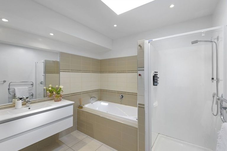 Photo of property in 89b Memorial Avenue, Ilam, Christchurch, 8053