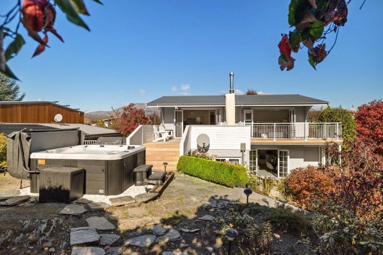 Photo of property in 13 Argyle Place, Arrowtown, 9302