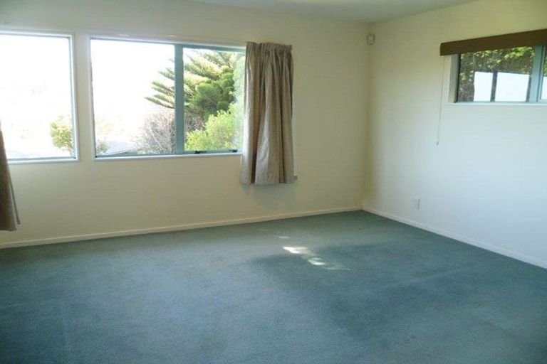 Photo of property in 1 Cavalry Close, Crofton Downs, Wellington, 6035