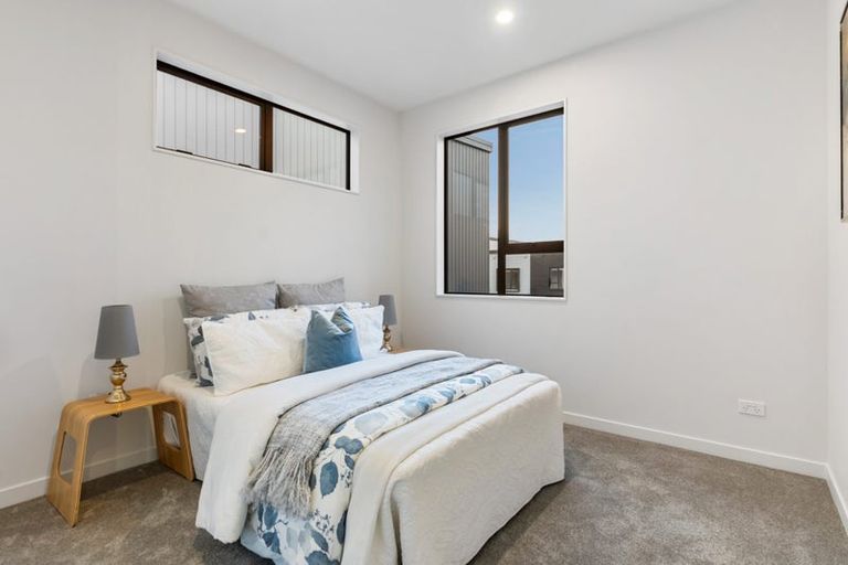 Photo of property in 43 Puihi Crescent, Massey, 0614