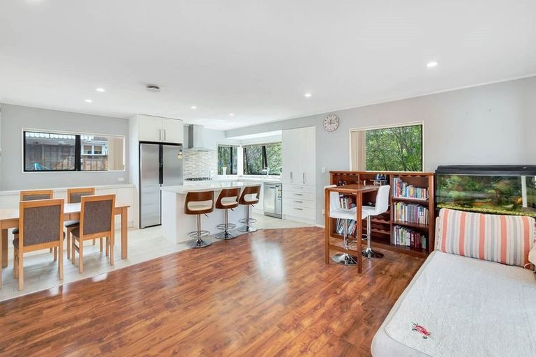 Photo of property in 76a View Road, Henderson, Auckland, 0612