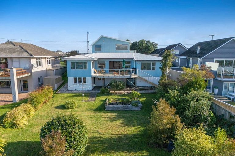 Photo of property in 25 Moffat Road, Red Beach, 0932