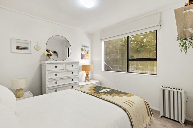 Photo of property in 2/238 The Esplanade, Island Bay, Wellington, 6023