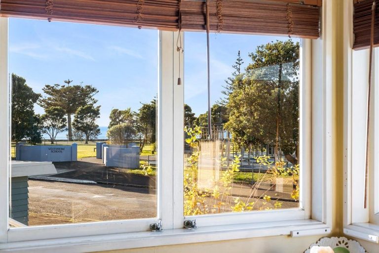 Photo of property in 35 Charles Street, Westshore, Napier, 4110