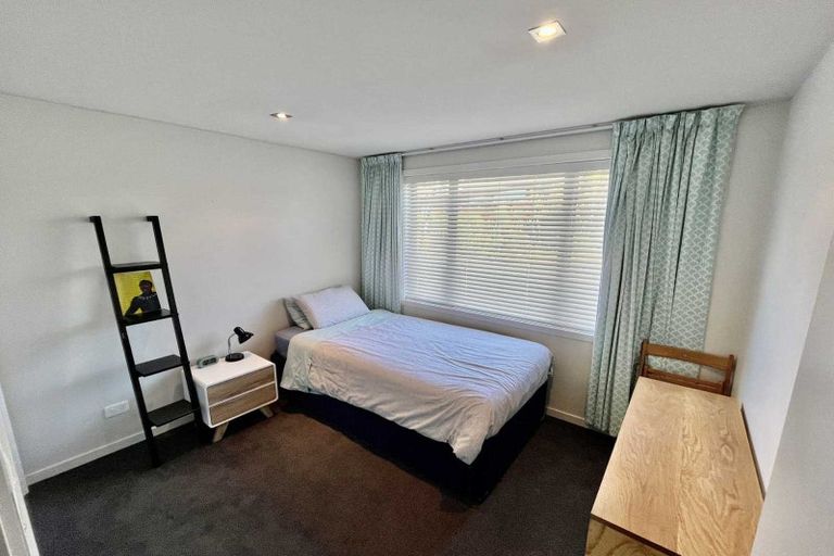 Photo of property in 1 Kakapo Court, Wanaka, 9305