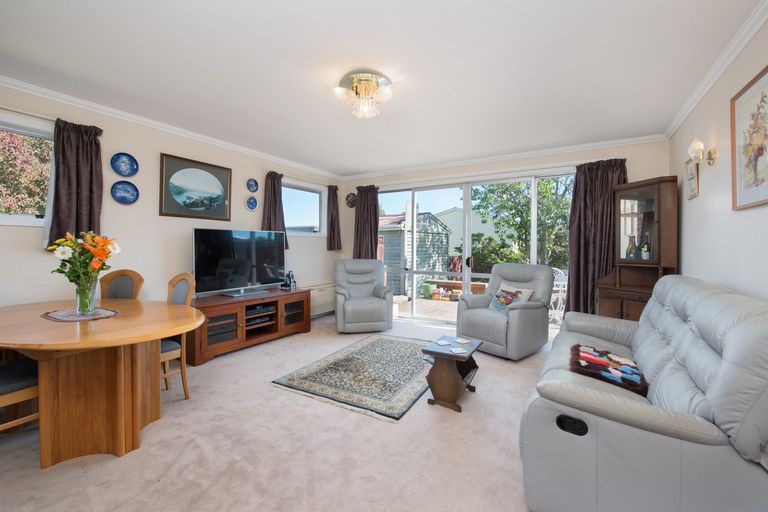 Photo of property in 1 Dunbar Place, Mosgiel, 9024