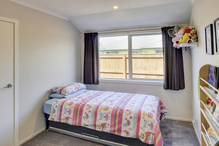 Photo of property in 12 Austin Reid Avenue, Carterton, 5713