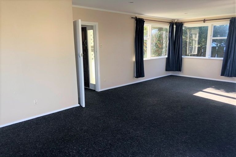 Photo of property in 30 Baylands Drive, Newlands, Wellington, 6037