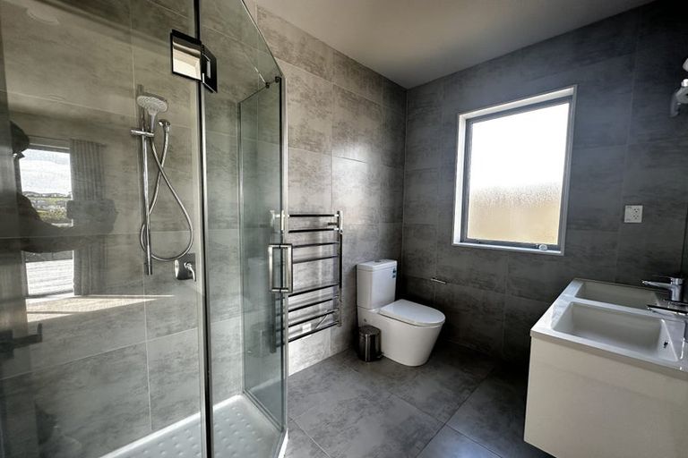 Photo of property in 21 Maka Terrace, Orewa, 0931