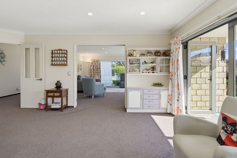 Photo of property in 76 Hillcrest Road North, Raumati Beach, Paraparaumu, 5032