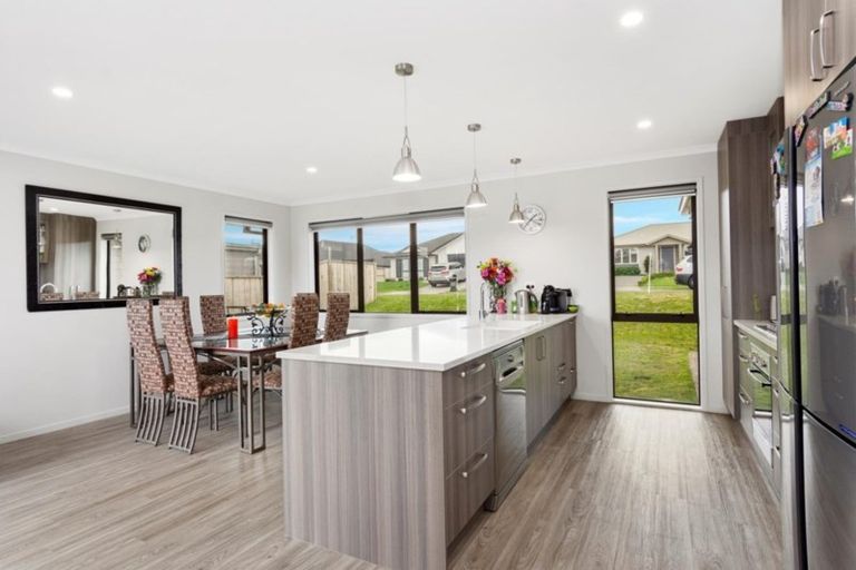 Photo of property in 60 Puhirake Crescent, Pyes Pa, Tauranga, 3112