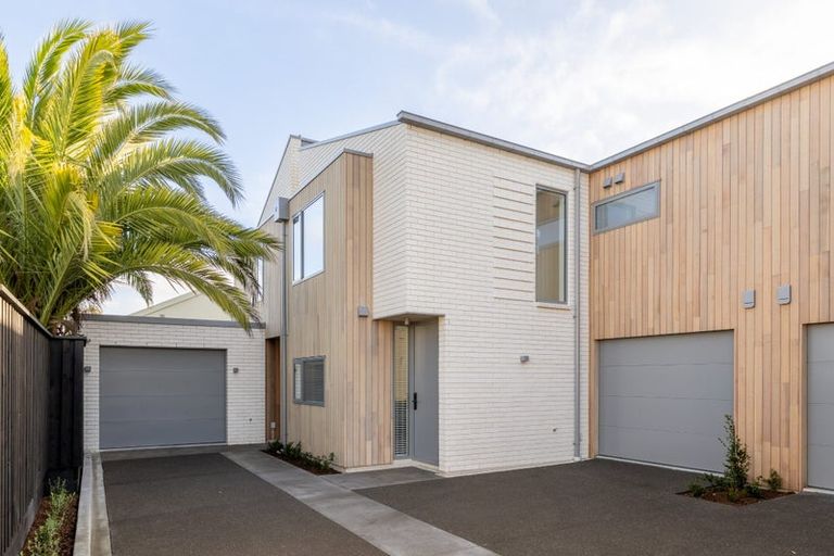 Photo of property in 3/979 Colombo Street, St Albans, Christchurch, 8014