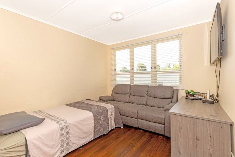 Photo of property in 35 Monkhouse Street, Tolaga Bay, 4077