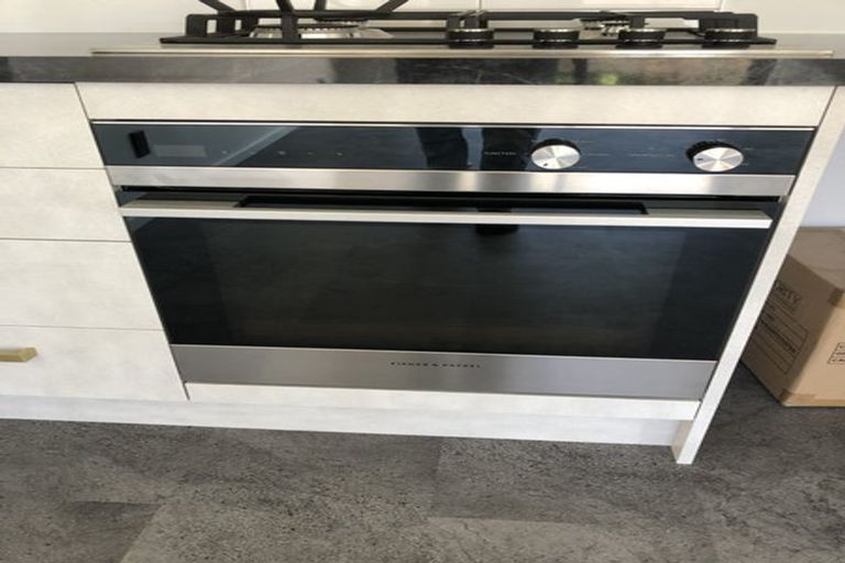 Photo of property in 2 Opaoa Way, Aotea, Porirua, 5024