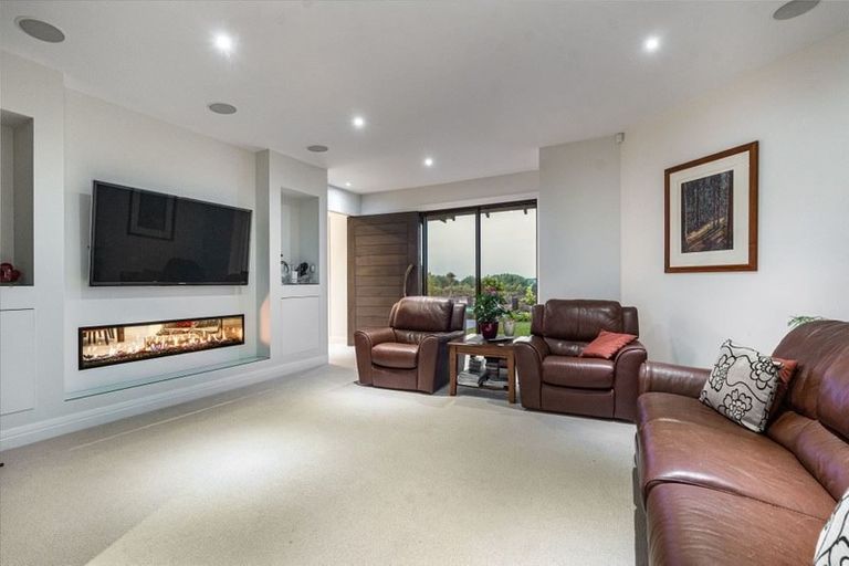 Photo of property in 81 Grace Hill Drive, Dairy Flat, Albany, 0792