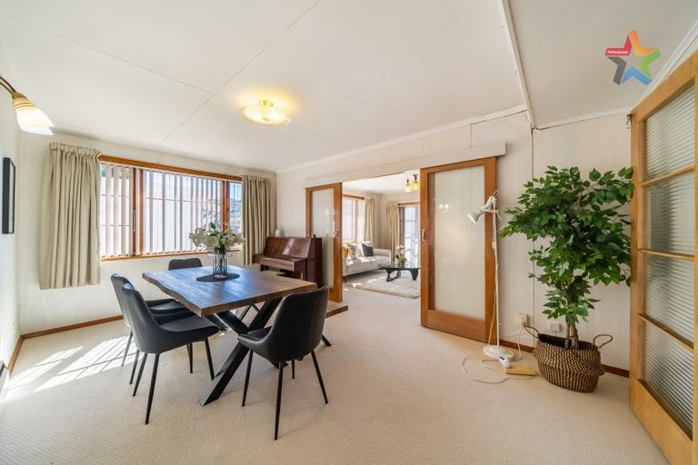 Photo of property in 6 Foster Street, Taita, Lower Hutt, 5011