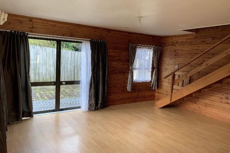 Photo of property in 1/33 Becroft Drive, Forrest Hill, Auckland, 0620