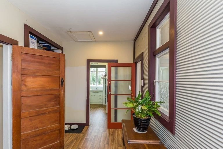 Photo of property in 328 Hokio Beach Road, Hokio Beach, Levin, 5571