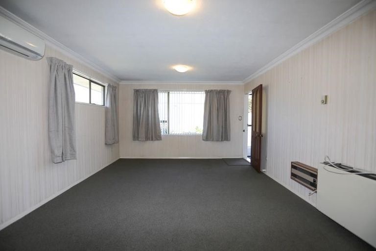 Photo of property in 2/13 Main South Road, Sockburn, Christchurch, 8042