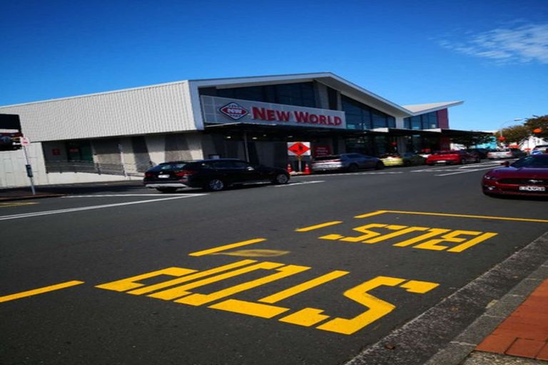 Photo of property in 4/39 Shakespeare Road, Milford, Auckland, 0620