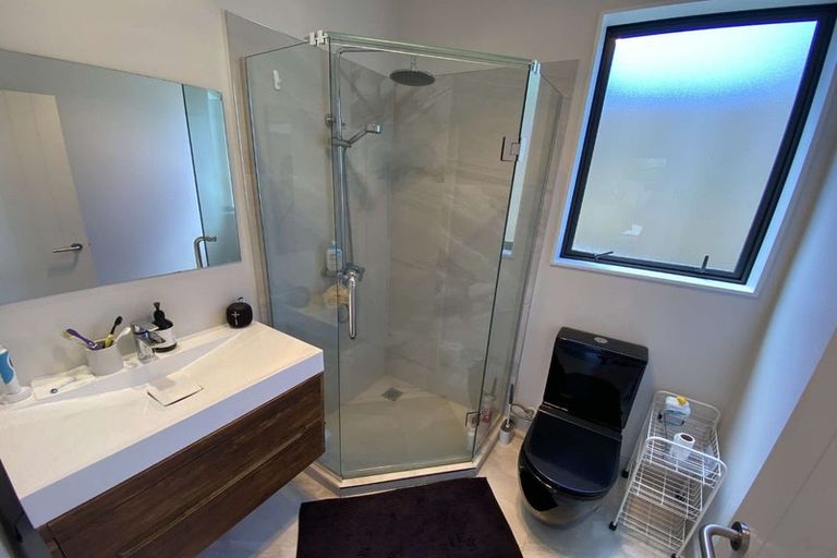 Photo of property in 7a Kerria Place, Sunnynook, Auckland, 0620