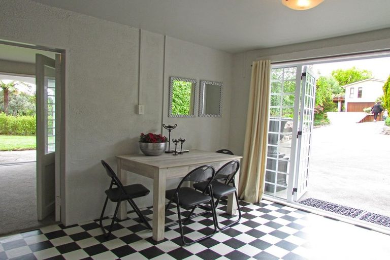 Photo of property in 35 Tremaine Avenue, Two Mile Bay, Taupo, 3330