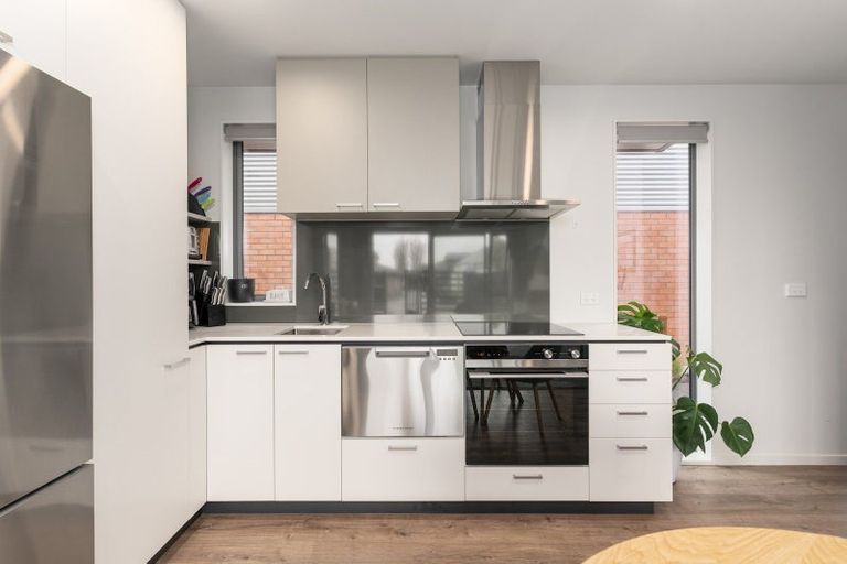 Photo of property in 1/60 Grafton Street, Waltham, Christchurch, 8011